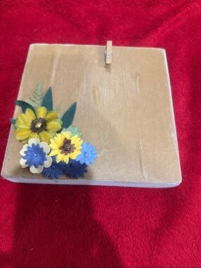 Floral Embellished picture holder - Yellow & Blue Flowers